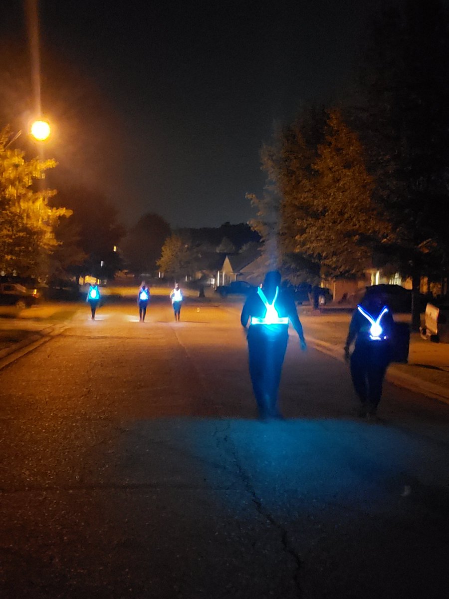 Olliegall's tweet photo. Last day of summer @GirlTrek
Wednesday Morning Walk 👟👟 #4Dark30Crew 💙🧡💛 #WeAreWorthItWednesday
#MorningMinistry #ByFaithWalker
#GirlTrek #SelfcareSeptember 
My Day 11 | #21Walks30Days
#JumpstartChallenge👟 https://t.co/dFLmi3LOpU