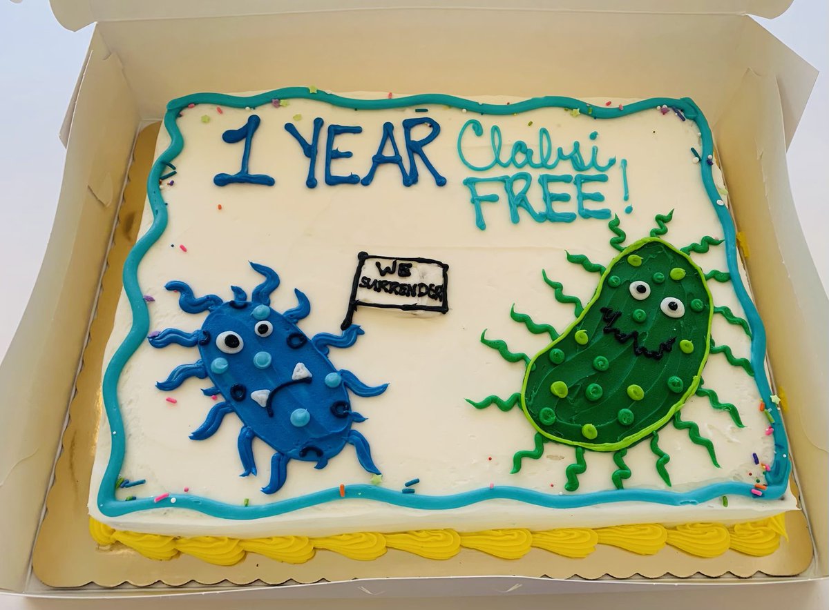 SapnaKmd's tweet image. Our @HopkinsPedsCCM 1-year #CLABSI-Free Swag &amp;amp; Treats for #PedsICU are amazing. ❤️ 

Thank you to our amazing #nurse leaders &amp;amp; multi-D team. #teamwork #safety #quality