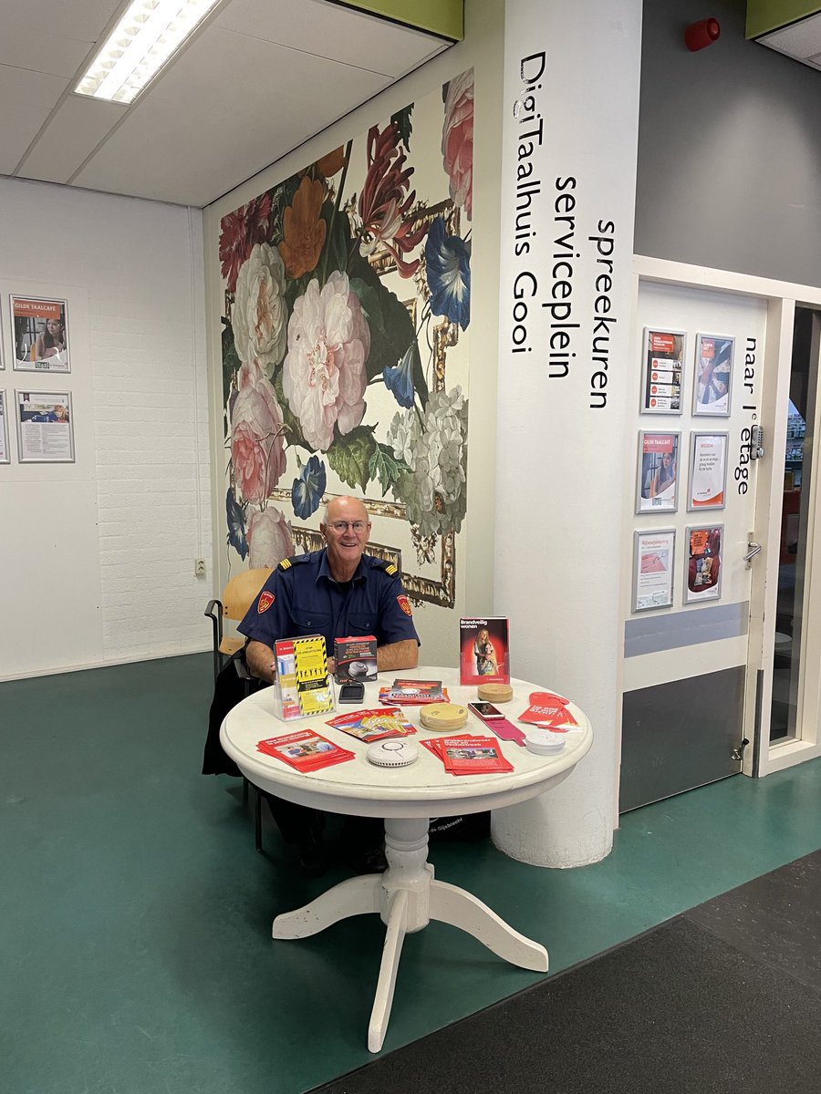Het is weer de derde woensdag van de maand. Het spreekuur van de wijkbrandweer is zojuist begonnen. Zie ik u zo? Elke eerste en derde woensdag van de maand vanaf 13.30 uur in de Bibliotheek in Bussum.