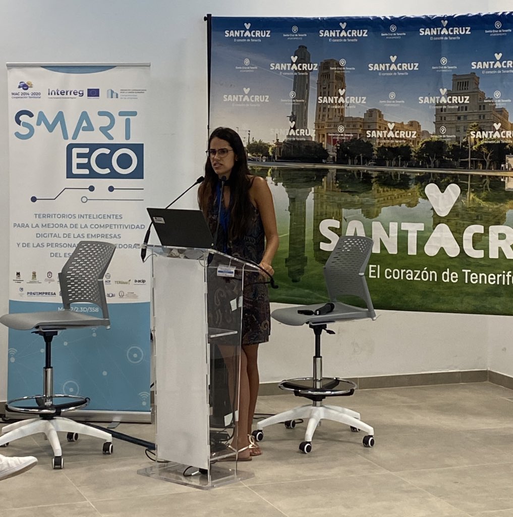 SocDesarrollo's tweet photo. A continuación Paula Espino, Project Manager de EPC (consultoría para el sector público), presenta los resultados del proyecto #SmartEco.
Además, explica los motivos de realización de este proyecto, necesario para favorecer la transformación digital.
#CongresoSmartEcoSC https://t.co/OZ0QDkDrMl