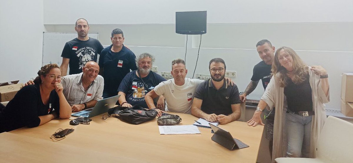 El 2011 el PSOE va aprovar un decret per tal que es puguin jubilar abans els treballadors de feina “excepcionalment penosa, tòxica, perillosa o insalubre”. D’ençà de llavors només els policies hi han accedit. Amiant, ferro colat, etc. = res.
N’hem parlat amb la gent de CGT ✊🏼