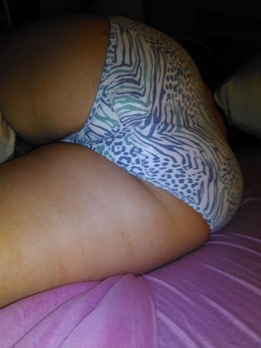 Happy humpday! Who wants to wake me up? https://t.co/AjMaArF1nC