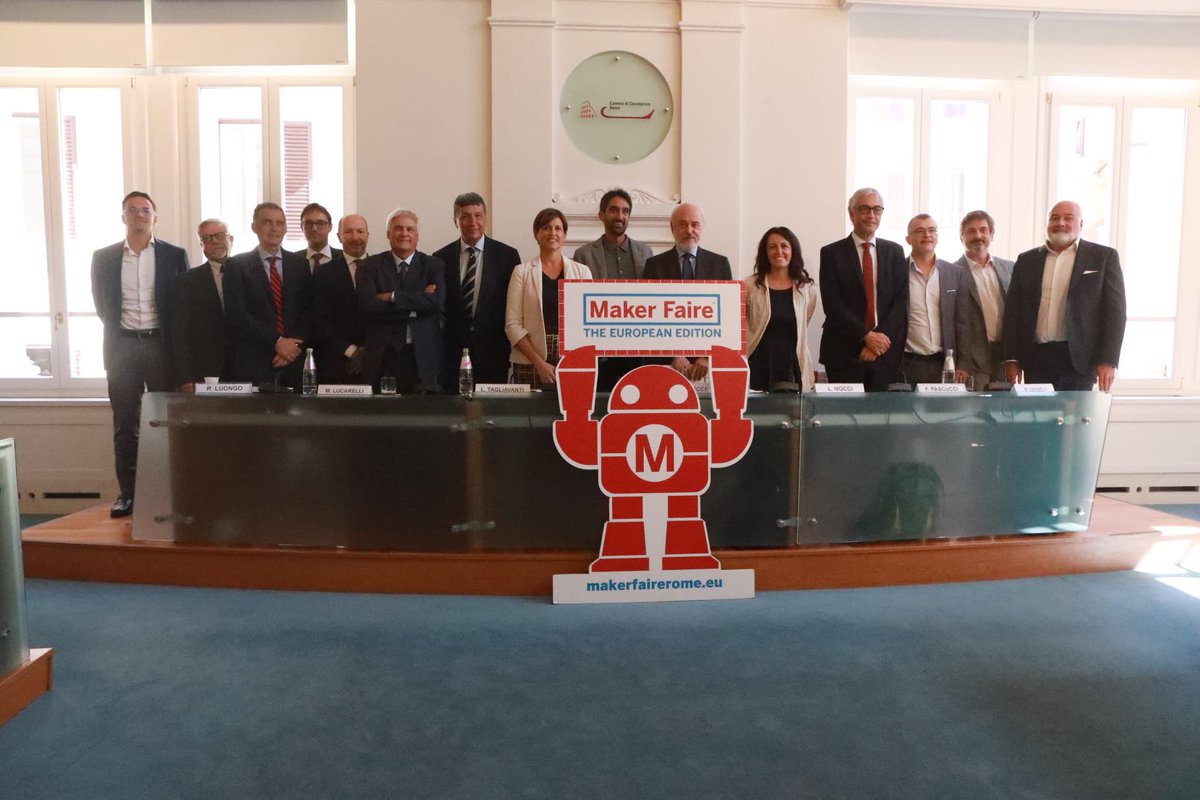 lucarallo's tweet photo. 🤖 Presentata ufficialmente la decima edizione di #MakerFaireRome, dal 7 al 9 ottobre, un appuntamento speciale preceduto da 3 giorni di eventi dedicati a salute, elettronica e cultura. 

🚀 Scopri, inventa, crea con @camcomroma a #MFR2022

📲 https://t.co/5yWufrpM5a https://t.co/B7xjm2nLss