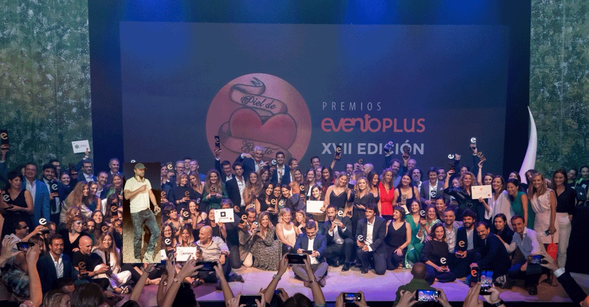 Jameson_es's tweet photo. Ayer ganamos dos #PremiosEventoPlus gracias a #ElTractorDeJamesonPara Tom.

- Oro en Mejor Campaña de Comunicación del Evento.
- Plata en Mejor Evento de Impacto en Redes y Medios.

Y lo mejor es que @Tomy_Rohde llegó a tiempo para hacerse las fotos de rigor. https://t.co/d4gYQwg9Xc