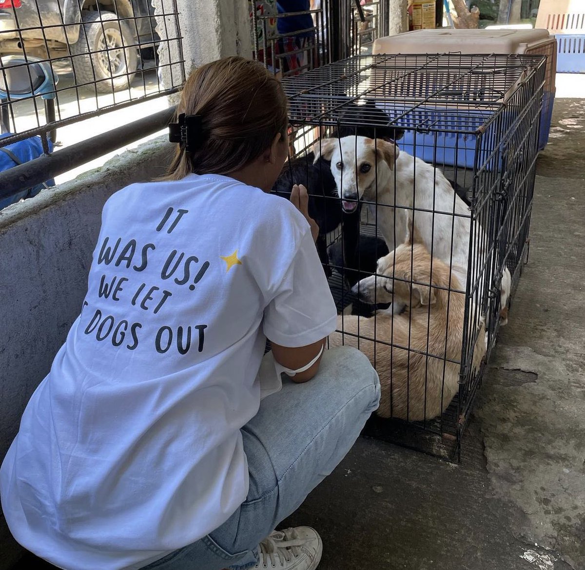 EloyNft's tweet photo. WE CARE🧘

Priceless... Thankyou @Yogapetz for spreading love for animals in web3... 

Me (Eloy) and my family rescuing and trying to help some pets here in our province

*posting it to spread positive vibes 
@Kakarot_F23 @yhopak1 @AmberMetaNFT @titikmulainft 
#YGPZ #petzdayoff https://t.co/FhaeNTYAfo