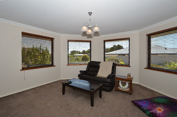 smartPHOTOedits's tweet photo. Outsource real estate photo editing to a company that helps you convert prospects into buyers by showcasing your properties through realistic images. Know more: https://t.co/MAwM5eoABH 
#smartphototoeditors #RealEstate #realestatephotoediting #photoediting #photoeditingcompany https://t.co/eNOuF7KrAK