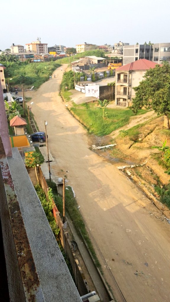 jim_gael's tweet photo. Tbt 2017... on avait pourtant rien demandé à personne...
#douala @douala_v #feicom https://t.co/YLb7MzKyP4