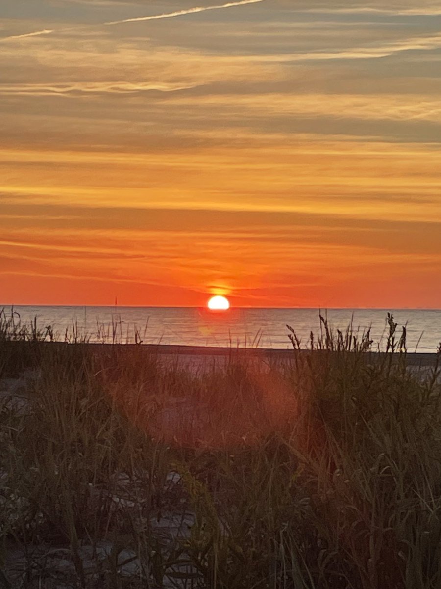 jimmat19's tweet photo. Sunrise! 9/21/22… https://t.co/baIJcNHM6B