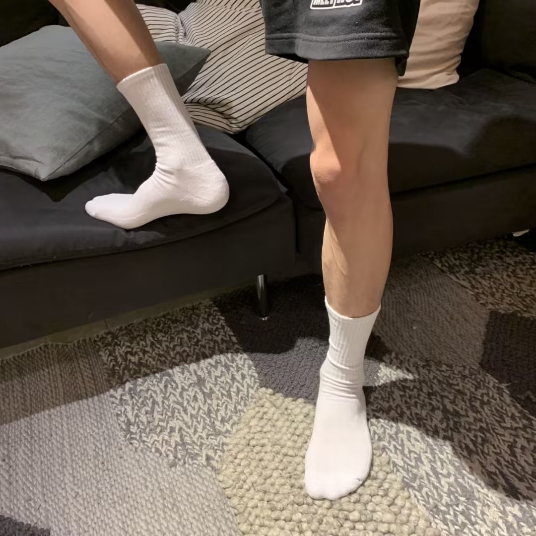 woshiafa's tweet photo. 喜欢原味白袜吗？ https://t.co/Ao6ZFNImrc