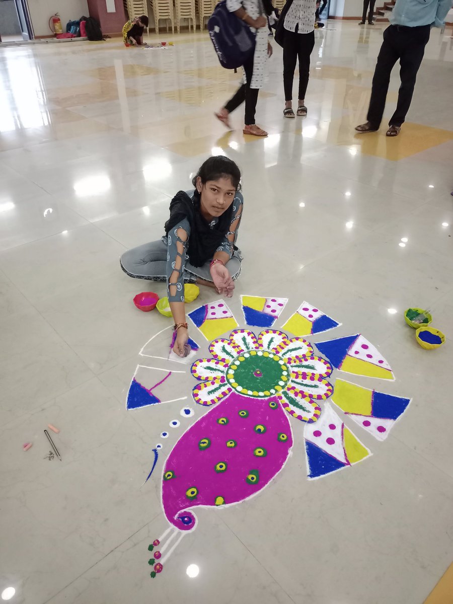 MAnanda66649452's tweet photo. As a part of Induction programme Today IIHT Bargarh Organized Rongoli competition at our institute auditorium @iihtbargarh @IihtJodhpur @IIHTfulia @IIHTGuwahati @IIHTvaranasi https://t.co/xNJUSgyfNo