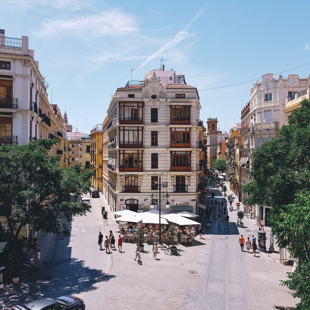 I always love a good viewpoint. If I remember correctly - but it's been three years, so I might not - I took this photo from the Torres de Serranos at the edge of Valencia's old town.⁠
...⁠
⁠
#Valencia #ValenciaSpain #ValenciaCity #ValenciaGram #Vale… instagr.am/p/CixC0vPJ-Ox/