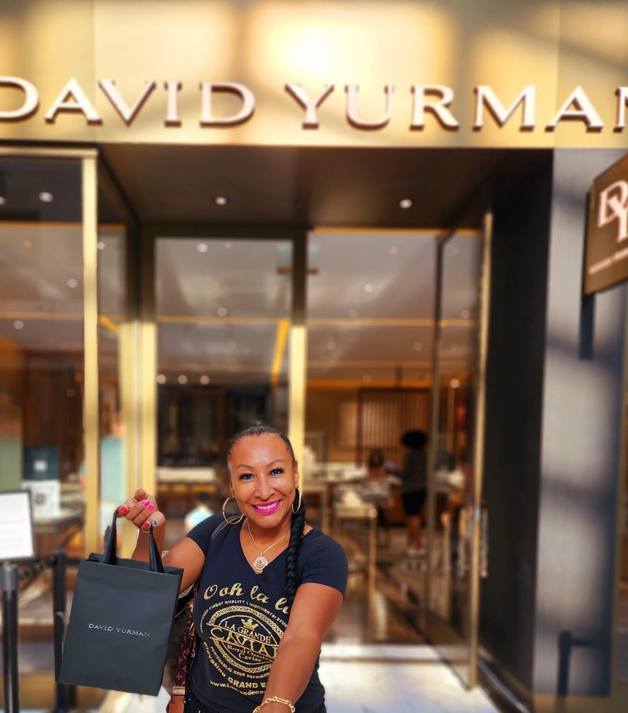 GrandiosityEVNT's tweet photo. #GRANDER announcement coming!!  Stay tuned! #DavidYurmanJewelers. Ooh la la!!!❤️❤️

https://t.co/AFUZkdpOyb 

#LiveLifeGrand ™️ every day! ~#SusanSmallwood aka #GrandCaviarQueen https://t.co/g53zTN4xBj