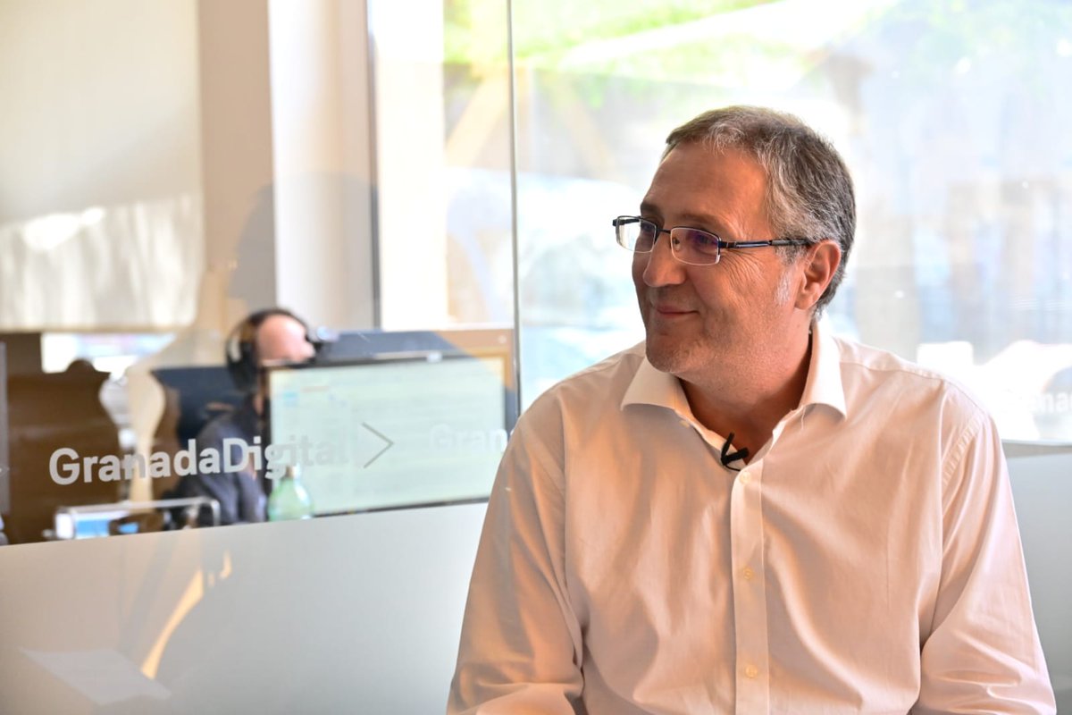 JuntaGranada's tweet photo. El delegado del Gobierno, @agranados6957, en #DirectosEnRedGD de @granadadigital, haciendo repaso de las prioridades del Gobierno andaluz para la provincia
📱 En https://t.co/IAPwh5qVDg, Facebook Live, YouTube y https://t.co/nGL9xdWokB
https://t.co/JzjIMorjpK https://t.co/1aKeyDa3jo