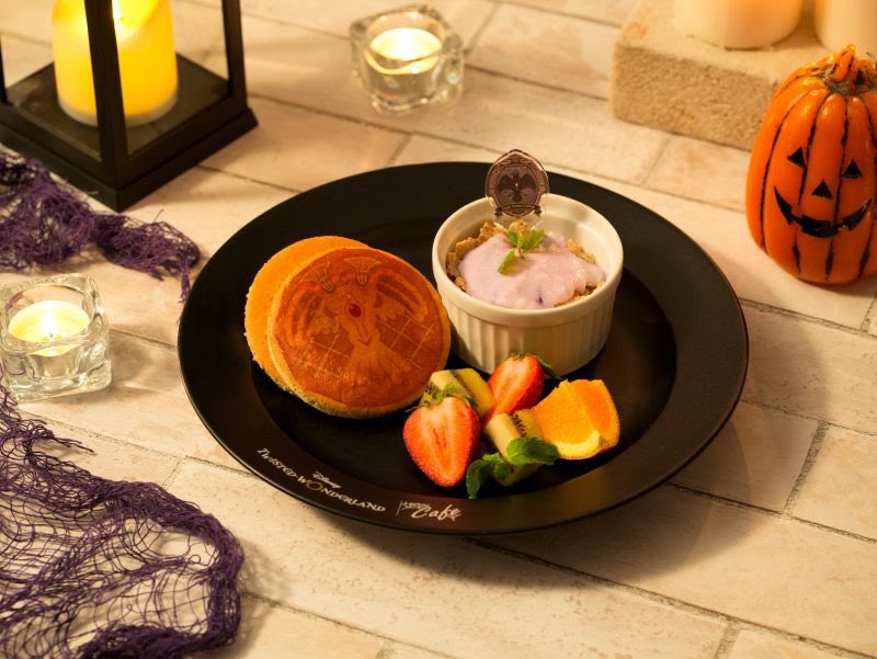 YuuRei20's tweet photo. The Twst Cafes are back for their 3rd run starting from October 7th, and this time the theme is Halloween!

The four cafes will offer Grim’s soy cream sauce pasta, a ghost burger with tofu tartar sauce, jack o’ lantern soy meat keema curry and NRC waffle-style pancakes. https://t.co/lg4oCar3yN