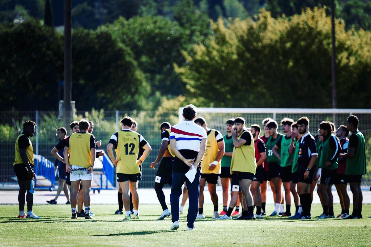 Aix-en-Provence,
OVNI en préparation.