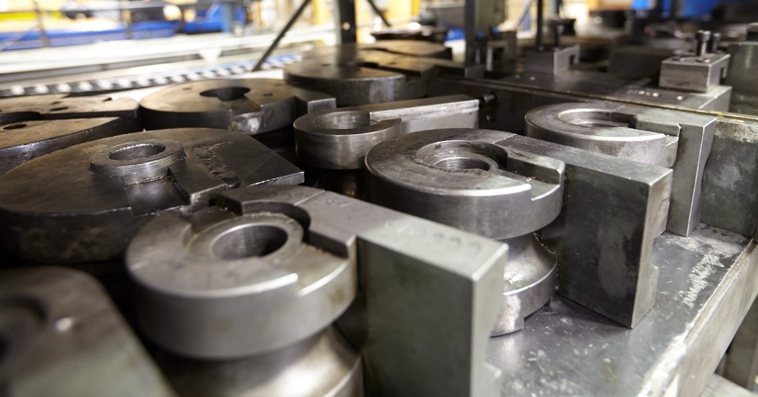 Sharpe_Products's tweet photo. With an inventory of over 600 bend dies, we are able to get your project up and running in no time. Learn more on our "Tooling & Dies" page: https://t.co/XdbTWbrHCH #tubefab #metalfab #tubefabrication #metalfabrication #engineering #tubebending #manufacturing #fabrication https://t.co/p62Wa2fx2P