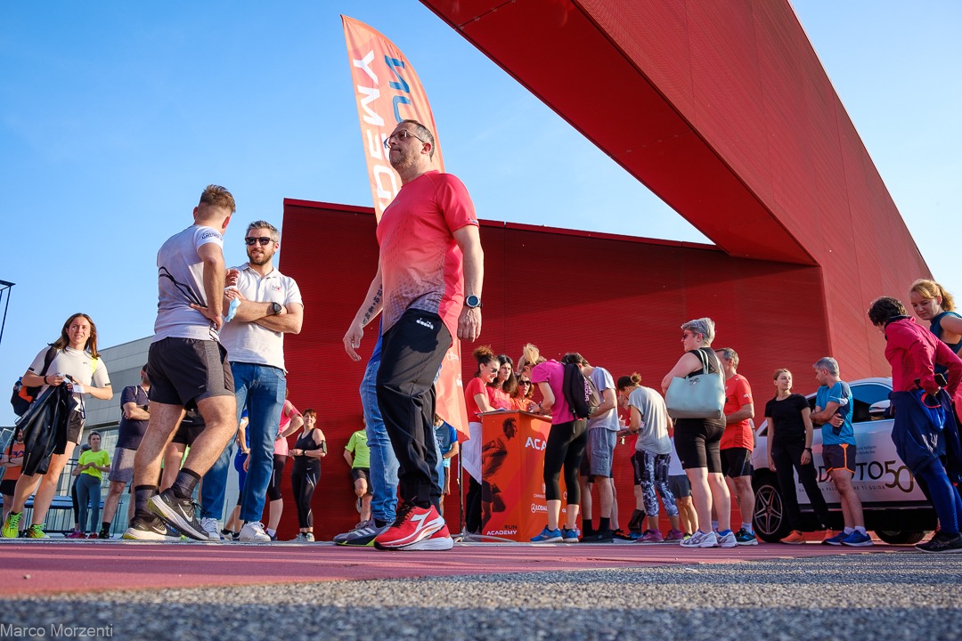 ConfindustriaBG's tweet photo. Manca poco alla seconda edizione della #RunAcademy! Da domani, tutti i giovedì fino al 10 novembre, gli Associati avranno la possibilità di partecipare gratuitamente ad allenamenti personalizzati. Scopri di più: https://t.co/9VR2ZLUu3i https://t.co/SQtk3FHIcV