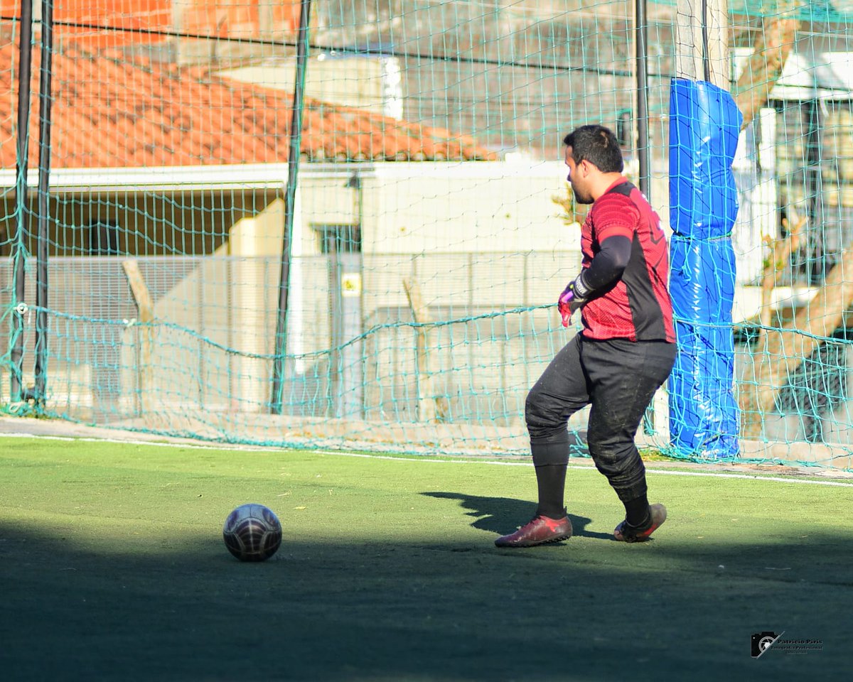 010Napoli's tweet photo. 📋 6ta fecha #ExaCNRA 🏆.

Victoria 3 a 2 vs #Milan09 👊🏻.

Áspero partido 💥.

El conjunto de la 09 vendió carísima la derrota, jugando un partido inteligente, en el que cerró muy bien sus lineas 🚫.
Y lo que nos pegaron loco 😵.
(#DiegoM #HectorC 👀) https://t.co/ZsRwRzc8VM