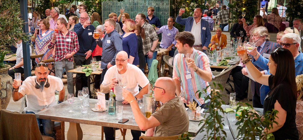 A hearty and heartfelt cheers to all of our award-winning pubs last week at our annual awards party. It's always good fun to see our landlords and landladies from our pubs and have a drink, even if everyone can't go home a winner.
brakspear.co.uk/top-brakspear-…

#notjustapub