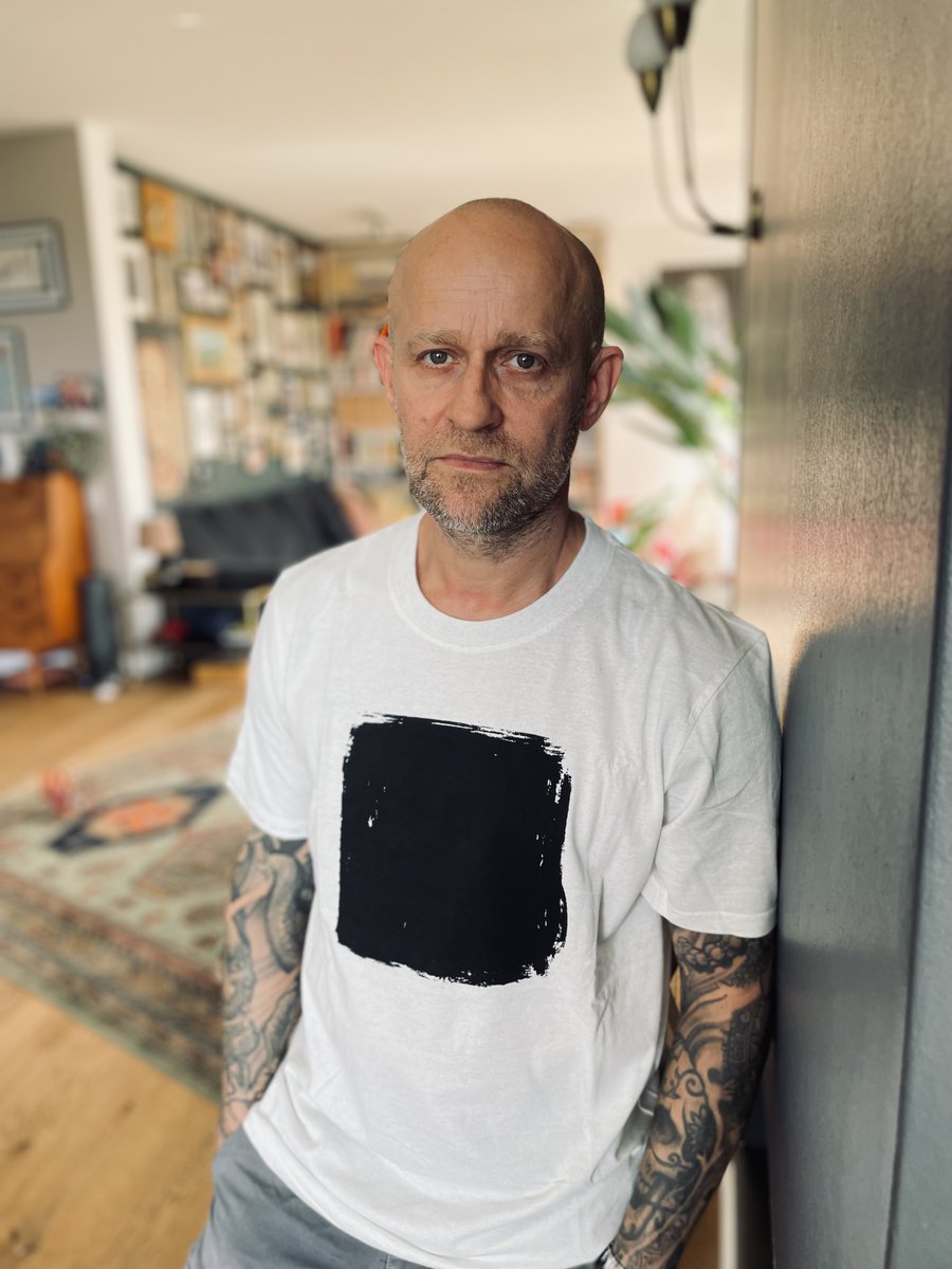 We've made a statement against the mistreatment of children in cooperation with the Deutscher Kinderverein Essen e.V. 

If you want to support this great cause (and want to look as cool as Jürgen Vogel), you can take a look at the t-shirt right here: armedangels.com/de-de/mission/…