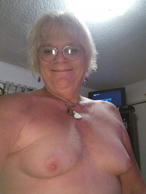 Do you like and want to suck tits 😋 https://t.co/XeJzwgthhM<a href="/tag/myxanniversary"class="tags"><span>#myxanniversary</span></a>