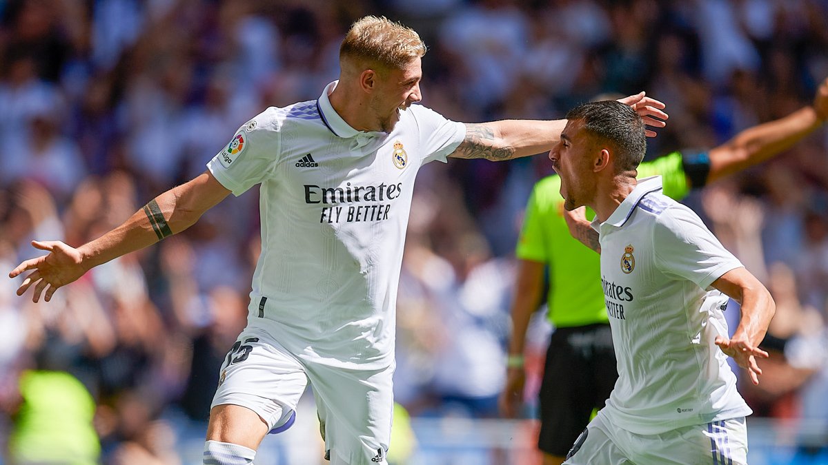 Sin duda Valverde jugador del mes en <a href="/LaLiga/">LALIGA</a>. 
#RealMadrid 
#LaLigaSantander 
#EASPORTSFIFA