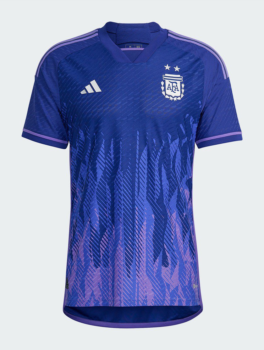 qs_des's tweet photo. @ShirtsBb أفضل طقمين 👌👌 https://t.co/zKtvlX8qe1