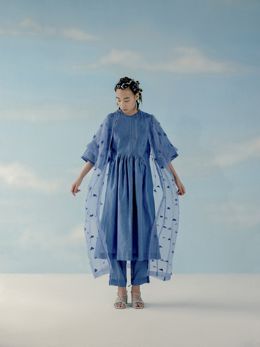 ilkdesign's tweet photo. chase blue cape
CLOUD STORIES

Model: Sanuo Seyie
Styling: Arushi Parakh 
Art direction &amp; Photography: Vansh Virmani
Makeup: Bishnu Sinha 
Hair: Neeraj Badmaal 

#cloudstories #fashion #indianfashion #ilk_india
@adhikvinita @TG_tanay https://t.co/hA5OzNebJF