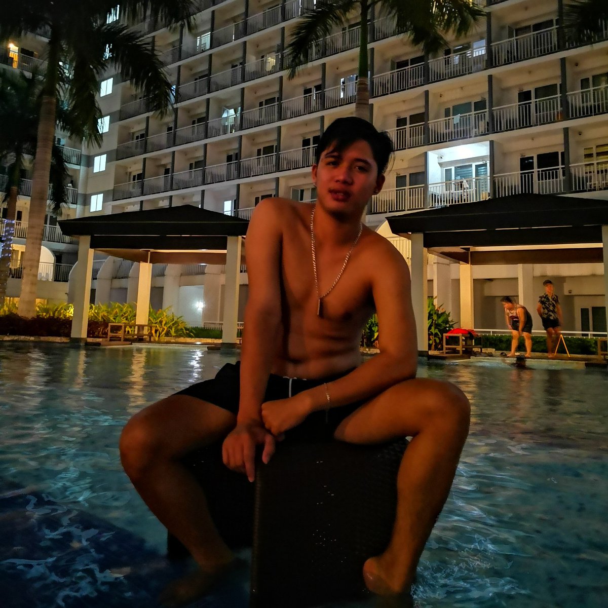 KarlNiza's tweet image. #shellresidences❣️