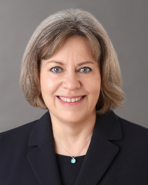 JortanTun's tweet photo. Michaela Kress, Professor at the Innsbruck Medical University, discusses how immune cells communicate with neurons along the pain pathway. She also discusses how we can repurpose approved drugs targeting pro-inflammatory cytokines to treat pain. #IASP2022 #IASPpain #PainResForum https://t.co/fECTjLyylN