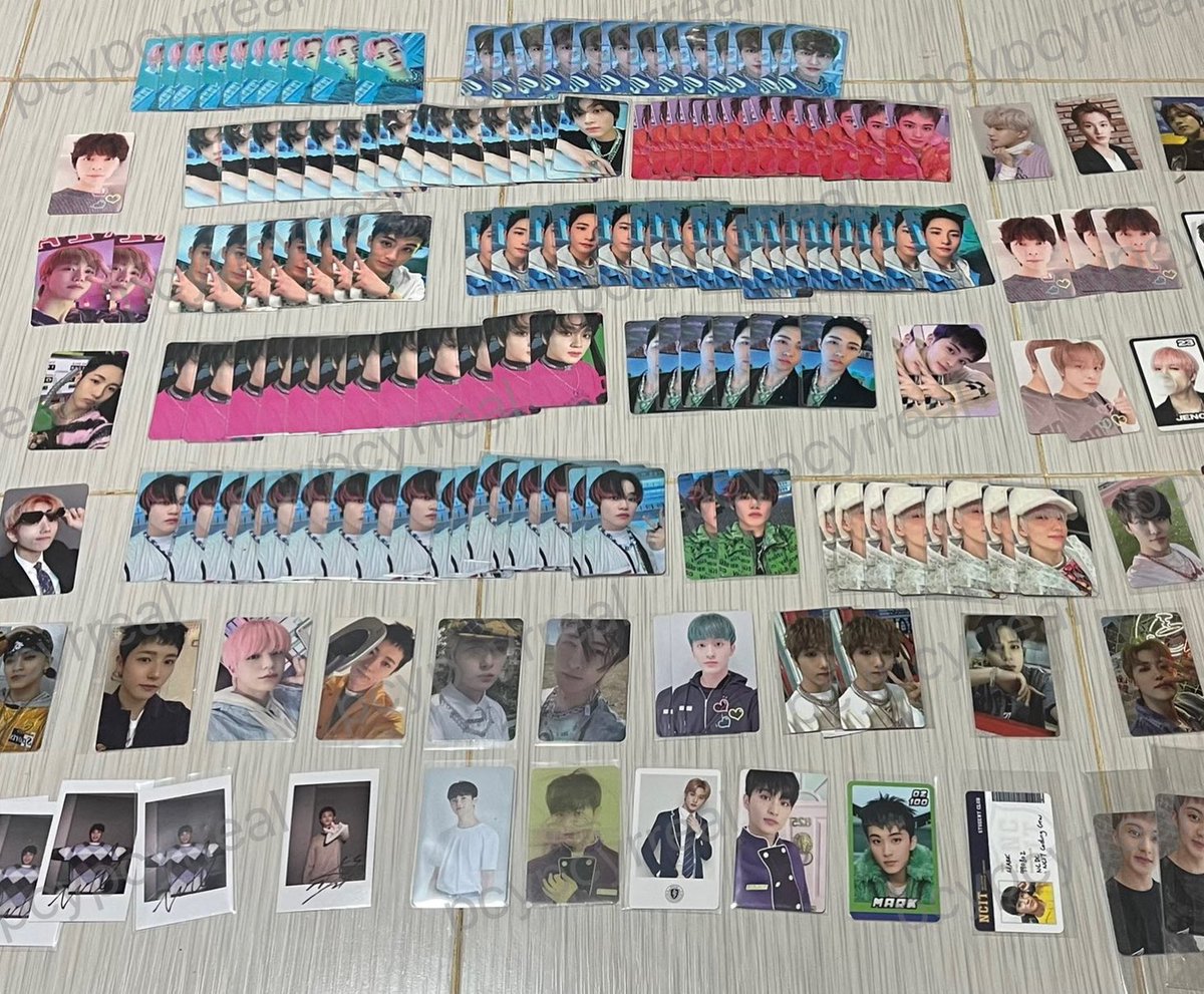pcypcyrreal's tweet image. ฝากหน่อยค่าา กลับมาอีกแล้วรอบนี้🥹🥹 กล่องสุ่ม 200บาท (มีแต่ของNCT) ทุกกล่องค่ะ ของตามในรูปเลยคับ เยอะมาก ทั้งบั้ม (ไม่แกะซีล) กู้ดส์ การ์ด ลงฟอร์มวันนี้ 2ทุ่มครึ่งคับ🥹 #ตลาดนัดnct #ตลาดนัดnct127 #ตลาดนัดnctdream #ตลาดนัดอซท ตามหา