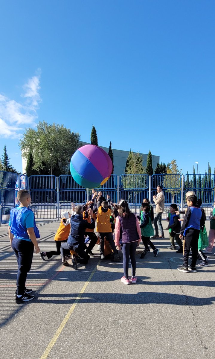 Évènement inter-degré dans le cadre de la liaison école Scheppler/ collège Mistral en Avignon pour la journée du Sport Scolaire. Merci pour l'investissement et l'engagement de chacun <a href="/UsepVaucluse/">USEP 84</a> <a href="/UNSSVaucluse/">UNSS Vaucluse</a> <a href="/AcAixMarseille/">Acad. Aix-Marseille</a> <a href="/VilleAvignon/">Ville d'Avignon</a>