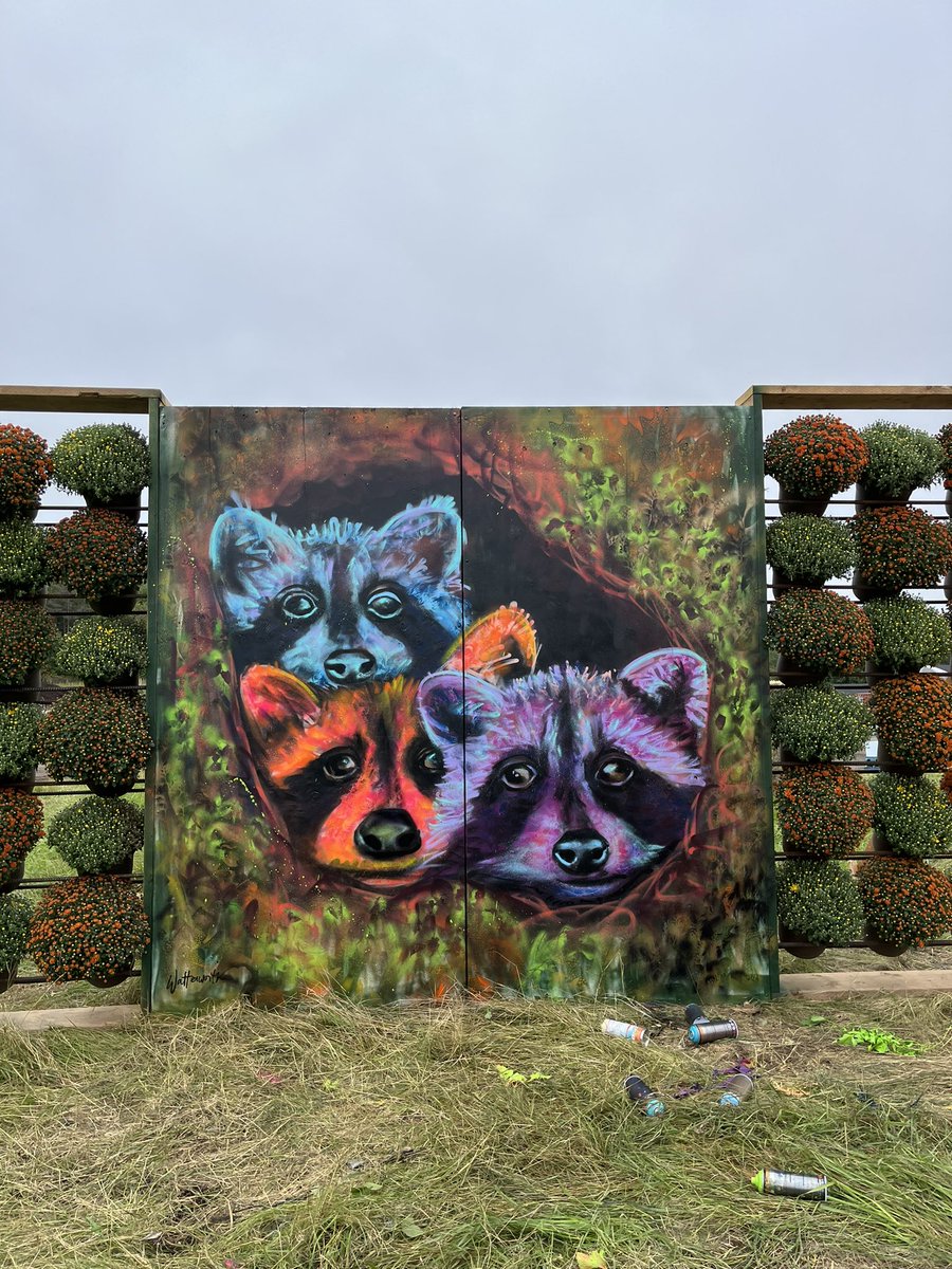 kryart's tweet photo. I’ve been up in Huntsville again, creating work for the Fall Festival @sandhillnursery come check it out this weekend, watch some music, see the pumpkins and discover the beauty of Fall! I’ll be live painting on Saturday and Sunday! #ontario #muskoka #travelontario https://t.co/e4jUBrIvFj
