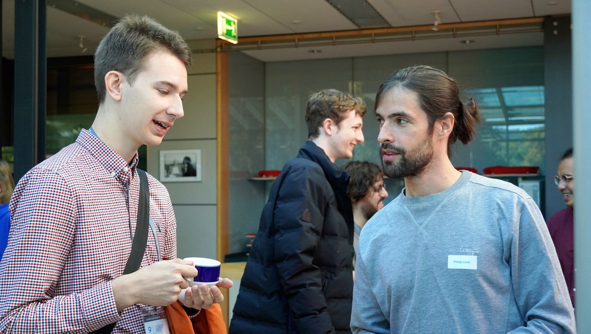 Poster session at <a href="/HITStudies/">HITS</a> during the #HLF22 Young researchers´ visit this morning, with <a href="/_Alex_Zeilmann_/">Alexander Zeilmann</a> , Ghulam_Qadir, Fernando Camacho Cadena and Philipp Lösel (from <a href="/emcl_research/">emcl-research</a> )