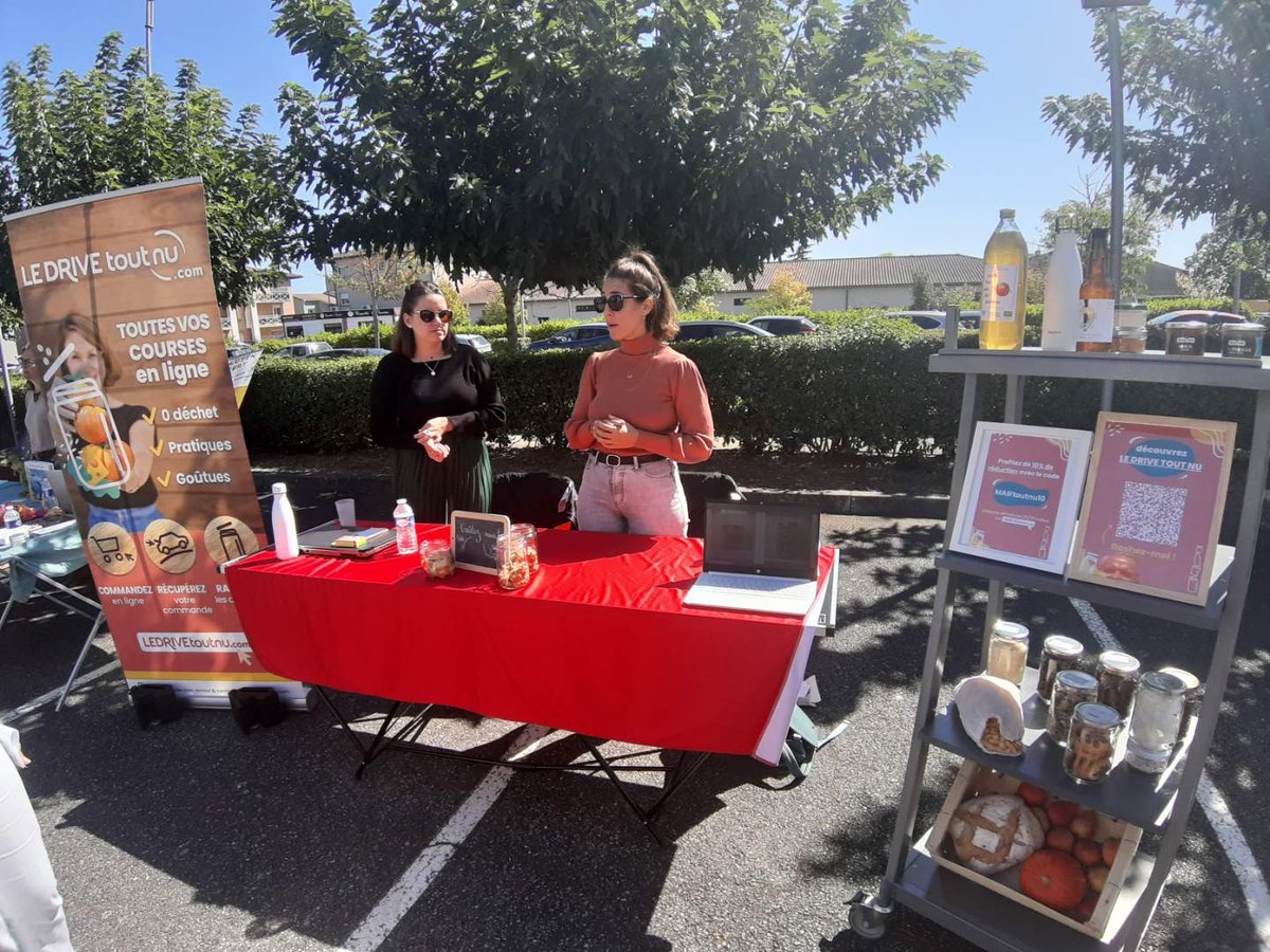 club_reussir's tweet photo. 📢 [ EVENEMENT ] Aujourd'hui, visite du #village #developpement #durable de la @MAIF à #Blagnac ! 

#confMAIF puis découverte des #atelier #zerowaste et des #stand #ecoresponsable https://t.co/HaY110rwvF