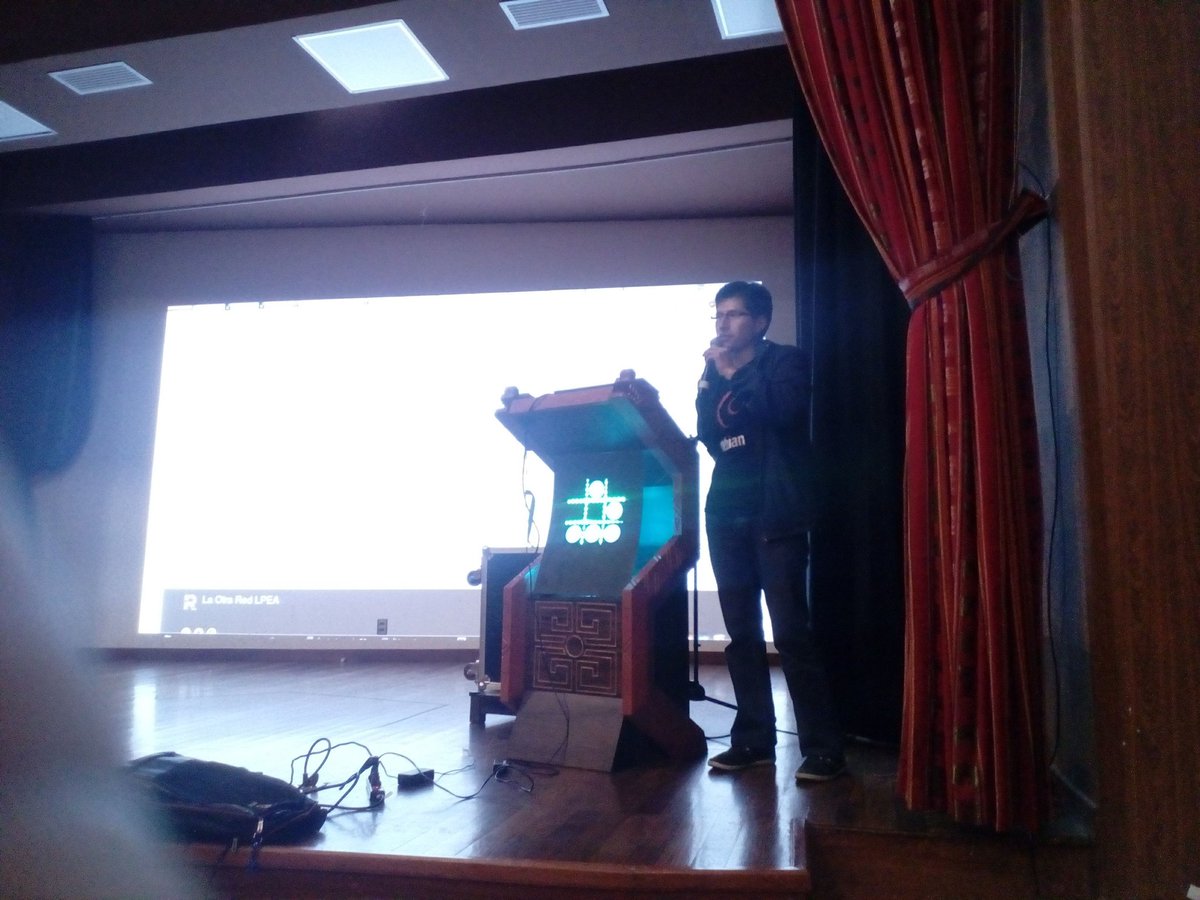 Era el 2019 no teníamos idea de que  vendría una pandemia, aqui estamos en hackmeeting  en La Paz este año el evento regresa nuevamente a la ciudad maravilla luego de darse una vuelta por Yacuiba. 
<a href="/HackmeetingB0/">Hackmeeting 0x7E7 Cochabamba</a>