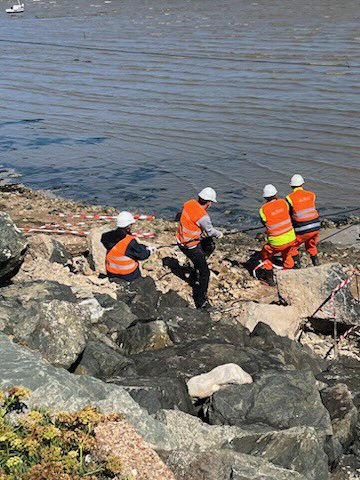 🌊 Aujourd’hui, les équipes Orange de l’Unité d'Intervention Sud-Ouest et de <a href="/OrangeMarine_/">Orange Marine</a> sont à pied d’œuvre pour déployer la #fibre à Fouras 1/5