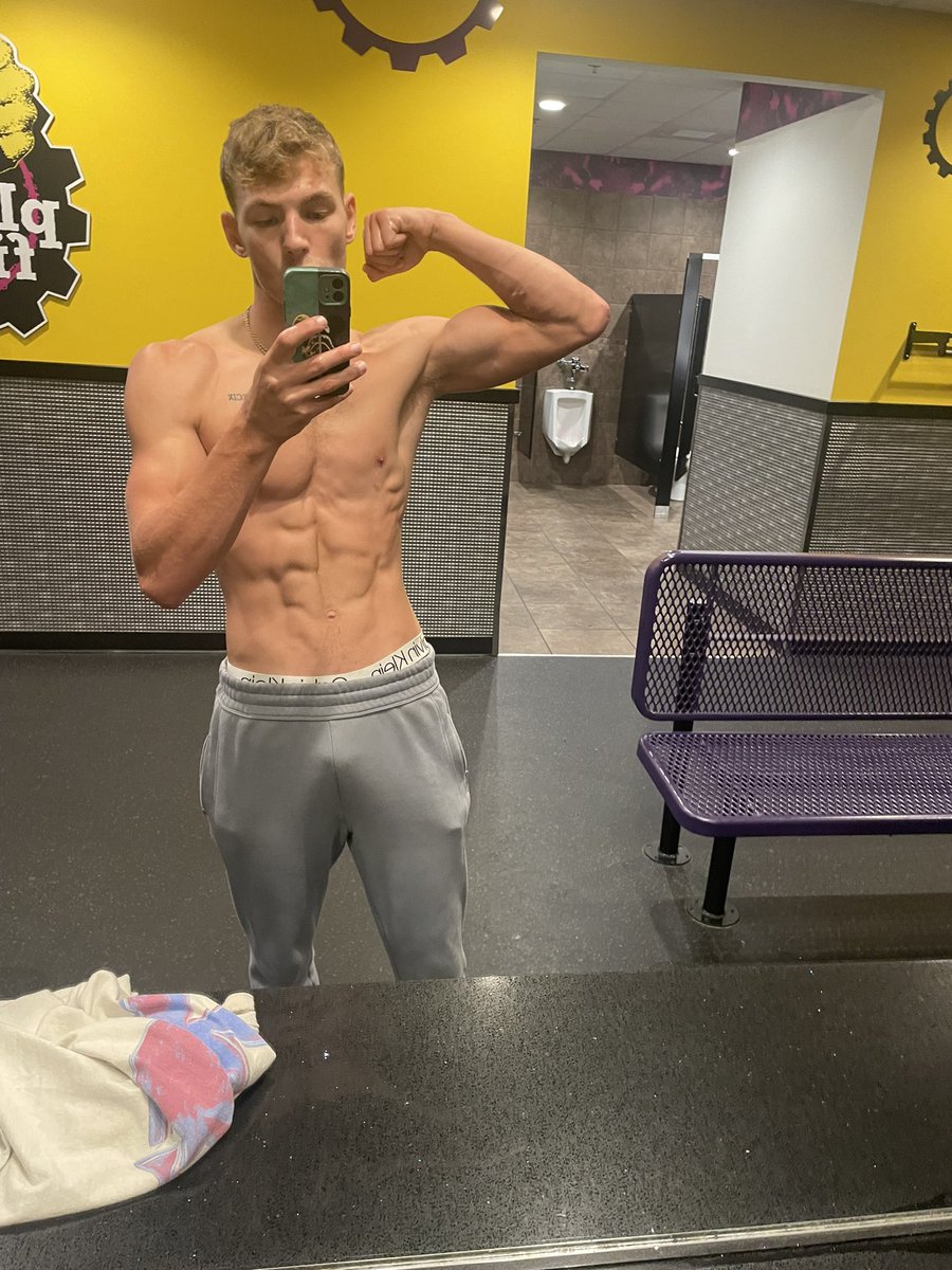 Come workout w me 😏
