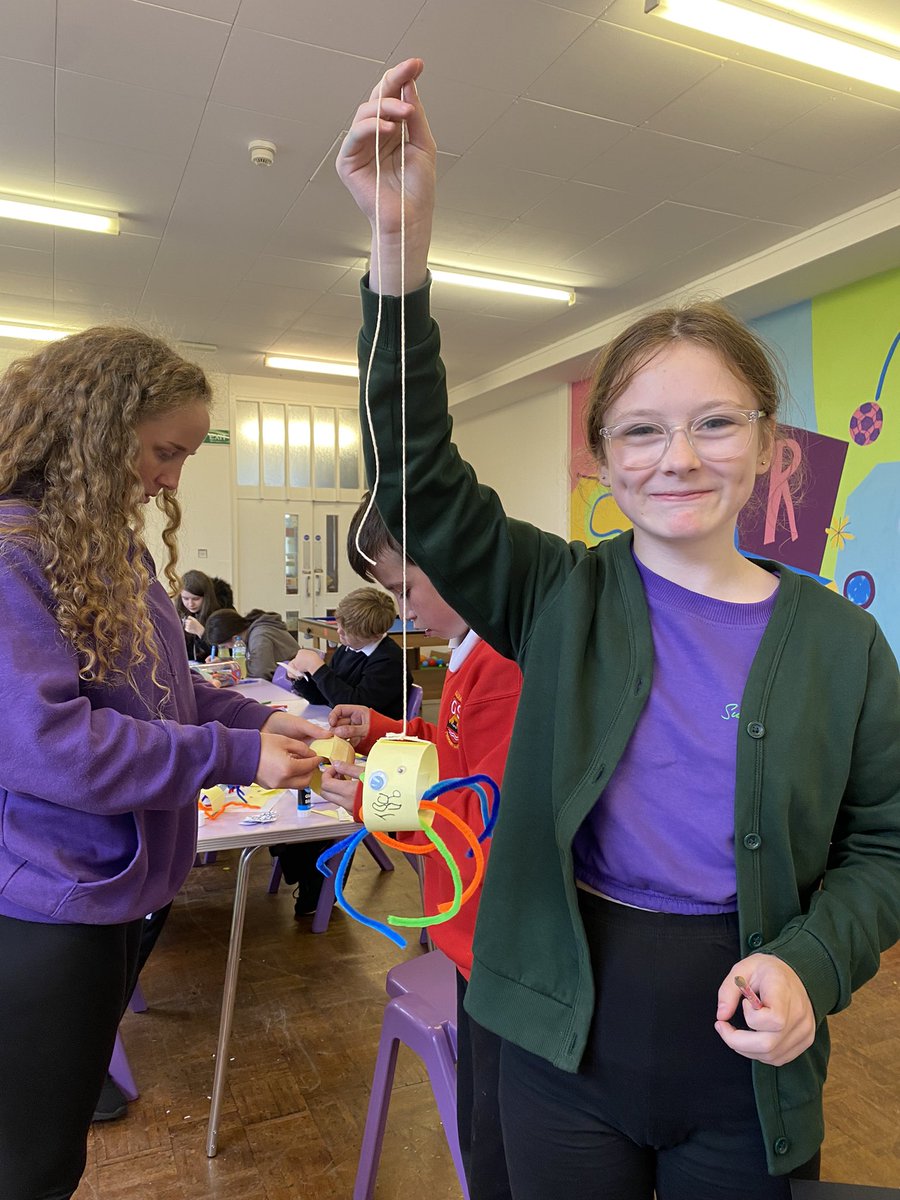 AshleyYsortit's tweet image. 👻YOUNG CARERS CLYDEBANK👻

A spell was casted over the Clydebank group last night, they were able to bring out their spooky side and make some Halloween decorations…
 
Please look out for senior spider and senior mummy 🕷🧟

#YSIYC #spookyseason #boo