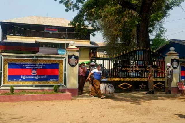 Political prisoner MgZawLapyae from Meikhtila prison died on Sep18 due to irresponsibility&amp; unavailability of proper trt of prison auth. When he went to clinic due to breathlessness, he was threatened "Don't pretend, do you want to be transferred to another cell?"
#2022Sept21Coup