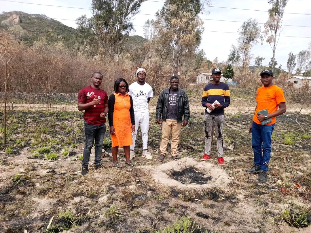 Scatzimbabwe's tweet photo. Monitoring mission on the school's orchard which was damaged by #veldfires,noted the need to implement #fireguards and put in place veldfire prevention measures prior to #ClimateChange &increased daily average temperatures.(03August2022)https://t.co/pRKTAVAVme
#SCAT #SDG13 https://t.co/BdFkqs9Npq