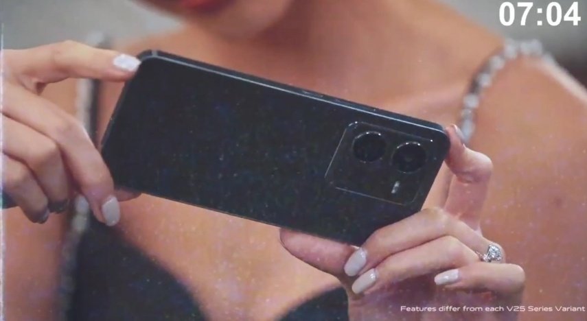 MAINEstersofc's tweet photo. Hello engagement ring !!!💍😍💍

@mainedcm #MaineMendoza
#NightPortaitMasterMaine #MainevivoV25  
#vivoV25Series5G #NightPortraitMaster
@Vivo_Phil https://t.co/bnFzDKLWsG