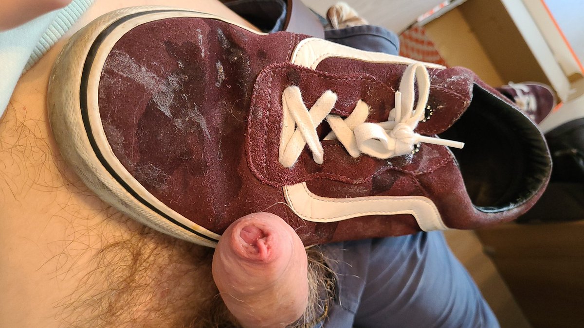 skateshoemaster's tweet photo. Cumstaining these vans for a fan who will buy them in 2 months. Where is load missing? Retweet hot pictures/videos to make me cum hard https://t.co/nPSKxt2qRX