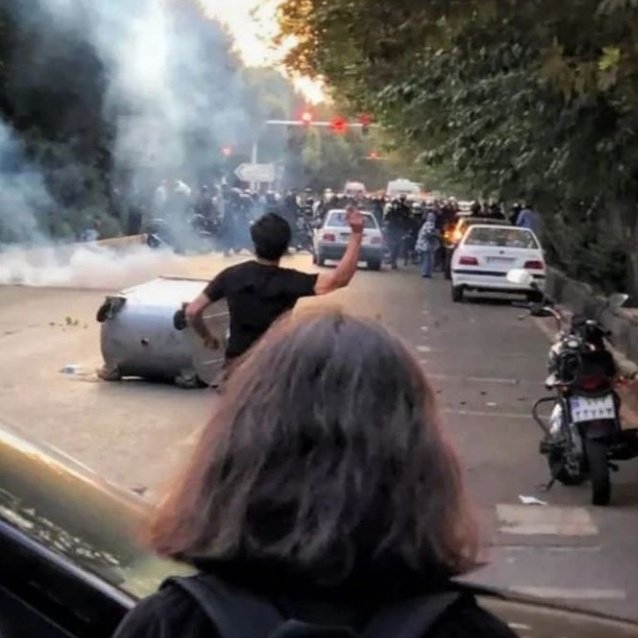 Mobinaam5's tweet photo. #MahsaAmini
#IranProtests https://t.co/9haEmOwdK5