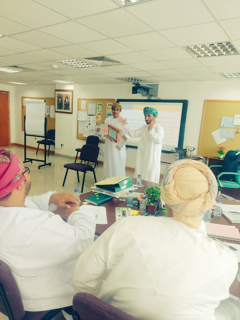 تفعيل مجتمعات أولياء الأمور والسلامة الالكترونية وأثرها في تحسين تعلم الطلبة،أبرز محاور ورقة العمل لهذا اليوم في المعهد التخصصي للتدريب المهني للمعلمين "برنامج القيادة المدرسية".شكرا د.سعيد المنوري #مدارسنا_مستقبل_واعد