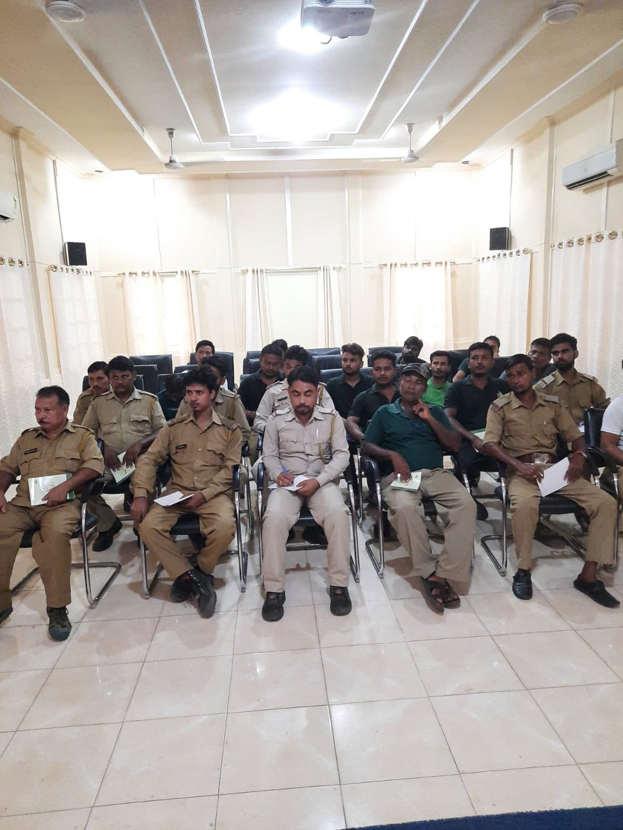 assamforest's tweet photo. A three day training program for upskilling of 23 Zoo Keepers was held @assamzoo in association with Agriculture Skill Council of India, including 2 day orientation program
@CMOfficeAssam 
@cmpatowary 
@mkyadava https://t.co/P3JNMhdWrB