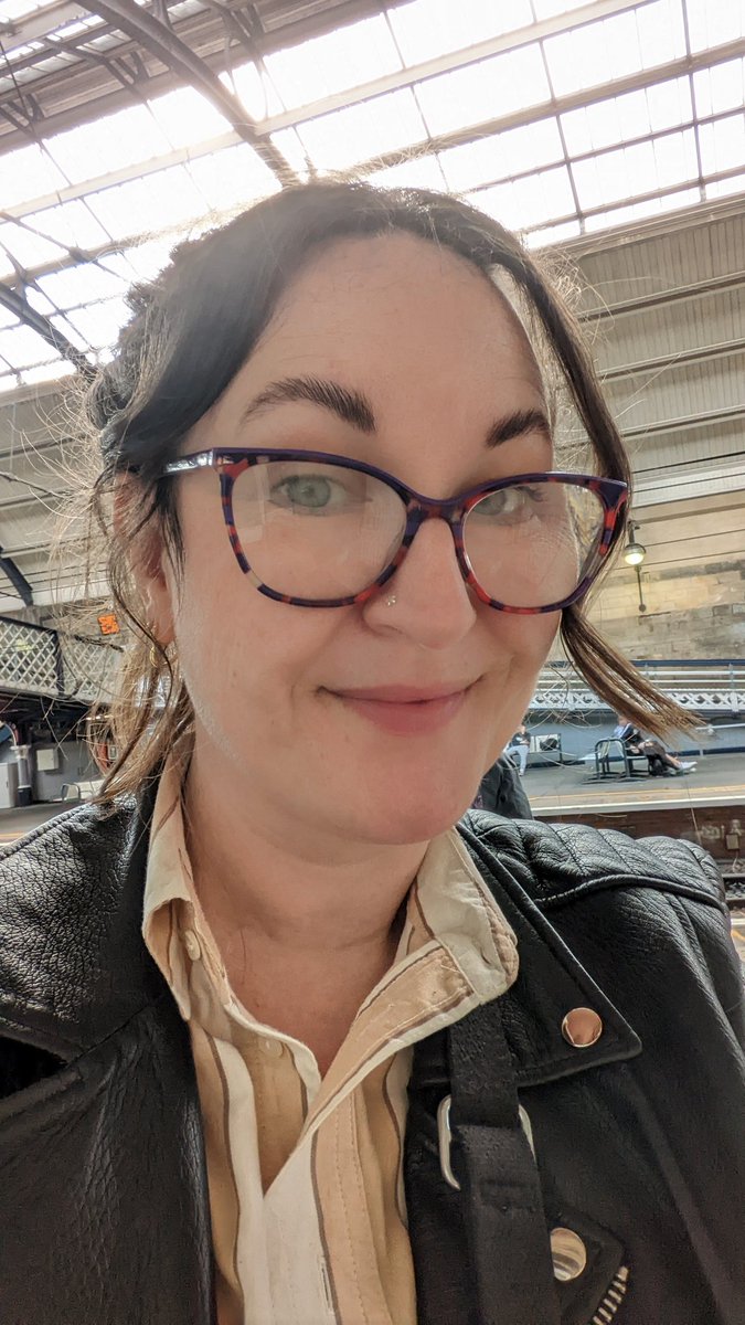 EmSatch's tweet photo. This Northern Lass is on her way down south for the @artofdyingwell conference tomorrow.
Give me a wave if you're going to be there!
#death #dying #DeathWorker #chaplain #FuneralCelebrant #EOLCare https://t.co/zXpBeF1LCj