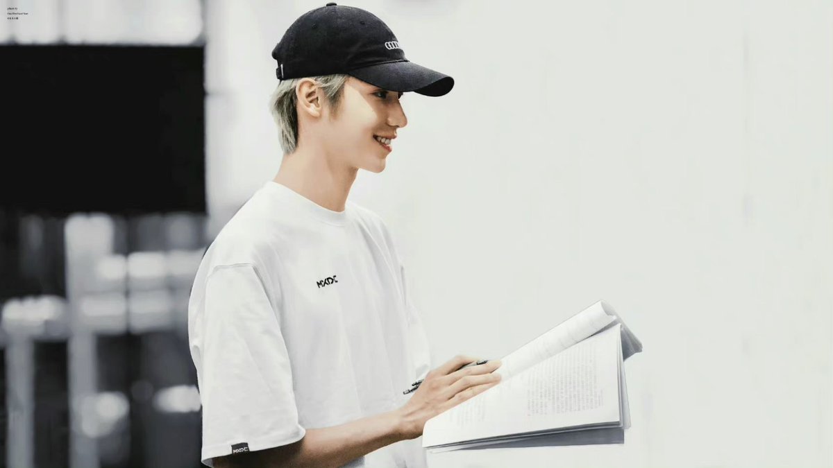 115LYZ's tweet photo. รอยยิ้มที่เป็นธรรมชาติบริสุทธิ์
แสดงความเป็นตัวตนได้อย่างแท้จริงไม่ดูfakeคือเสนห์ที่มีอยู่
ในตัวโจวโจวอย่างแท้จริง🥰
#หลัวอีโจว #IXFROM #罗一舟 #luoyizhou https://t.co/PGaKhcvvwp