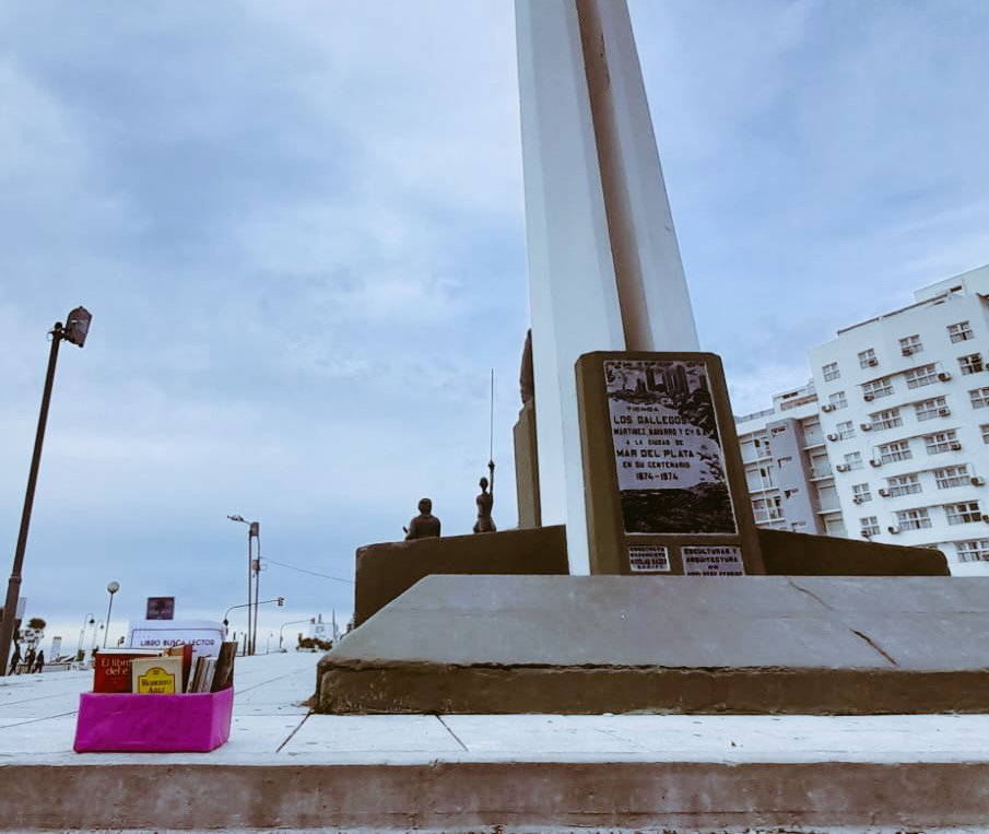 CasadeVeinte's tweet photo. Hoy cumplimos 5 años sembrando libros
¡Las primeras cajas sembradas!
📍Puente del Paseo Davila
📍Plaza España
📍Luro e Irigoyen
#SIEMBRADELIBROSMDP
#SomosCasade20
#LibroBuscaLector
#Lectores https://t.co/XaHIXP459b