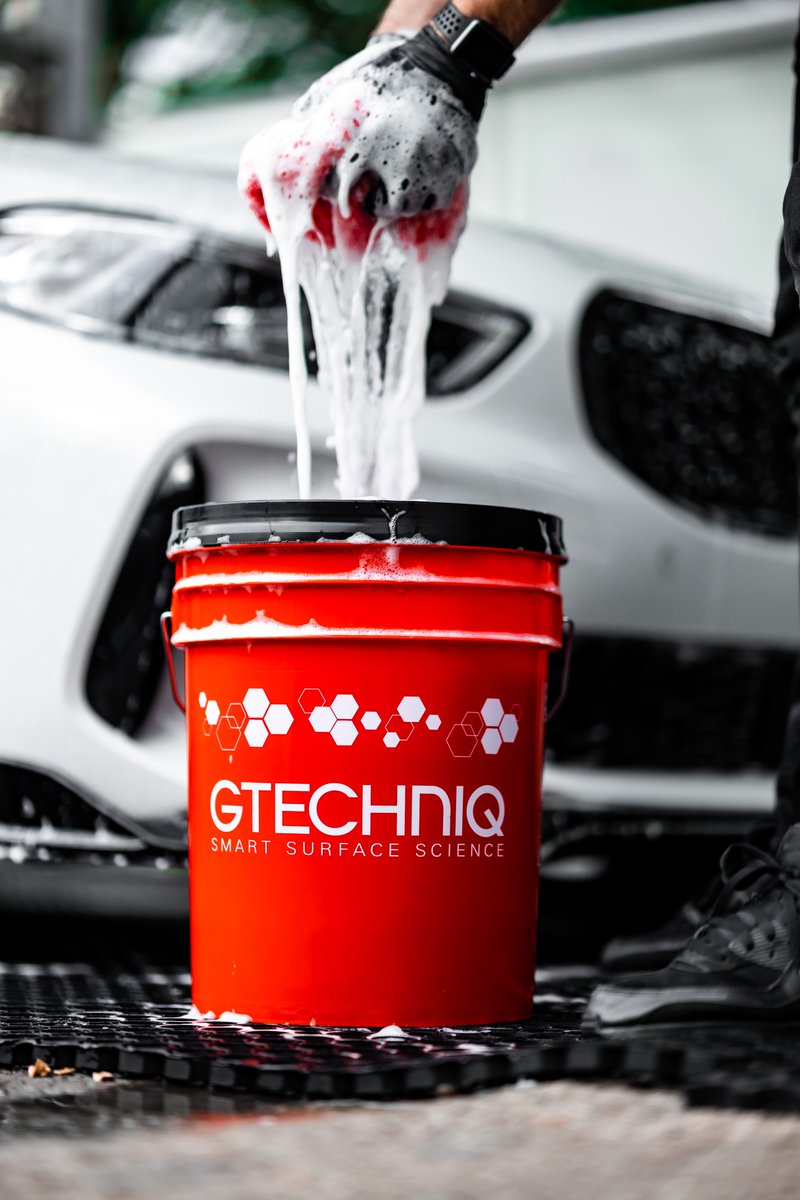 Washy, washy🧼

💦 20 litre/5 gallon bucket
💦 Dirt shield designed to fit precisely into the bucket